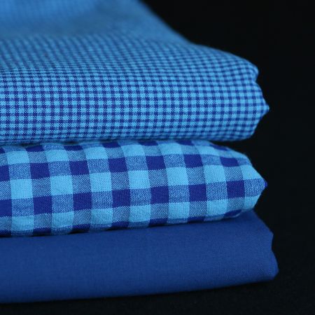 Seersucker / Coton gaufré vichy mini 3mm bleu cobalt Seersucker / Coton gaufré vichy mini 3mm bleu cobalt