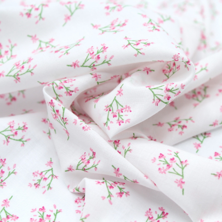 Batiste de coton bio SILKYNE à imprimé fleuri Batiste de coton bio SILKYNE à imprimé fleuri