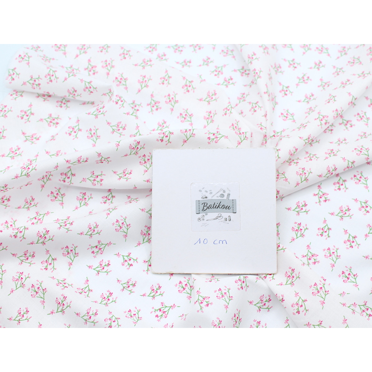 Batiste de coton bio SILKYNE à imprimé fleuri Batiste de coton bio SILKYNE à imprimé fleuri