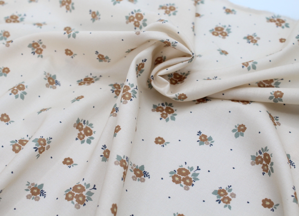 Batiste de coton BIO imprimé exclusif Rozen camel / SILKYNE