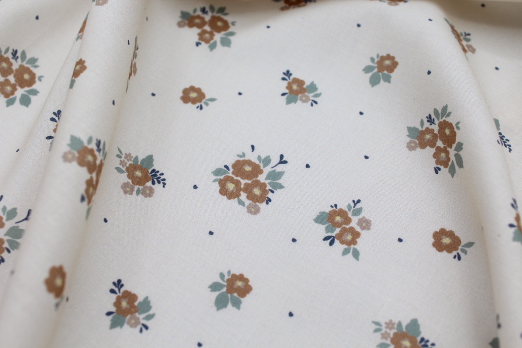 Batiste de coton BIO imprimé exclusif Rozen camel / SILKYNE