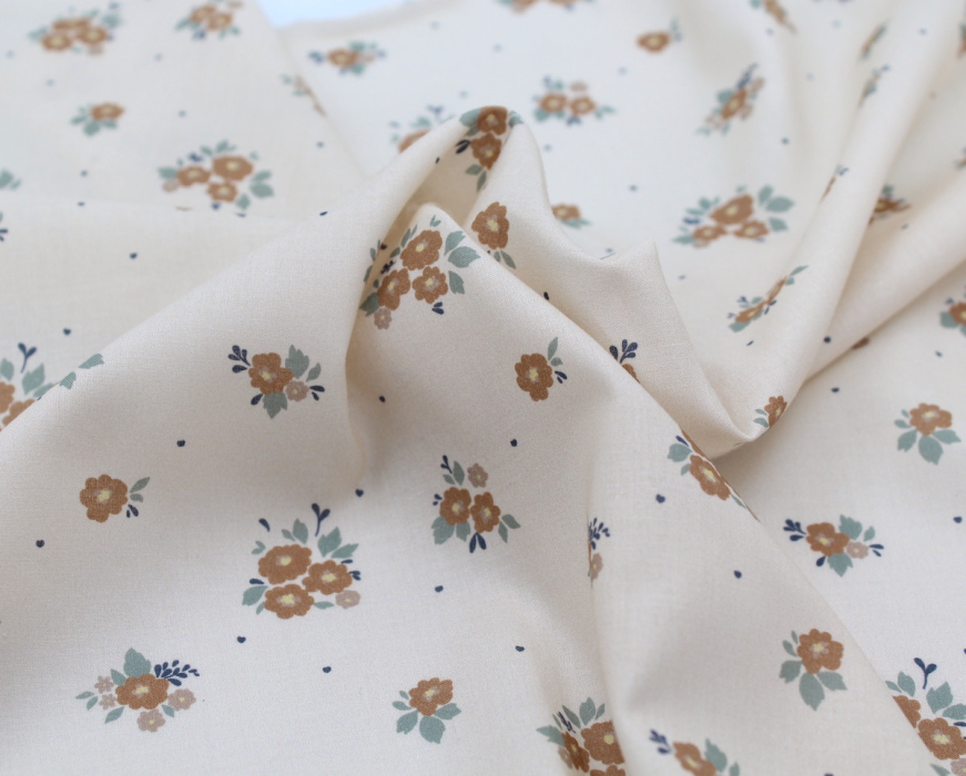 Batiste de coton BIO imprimé exclusif Rozen camel / SILKYNE