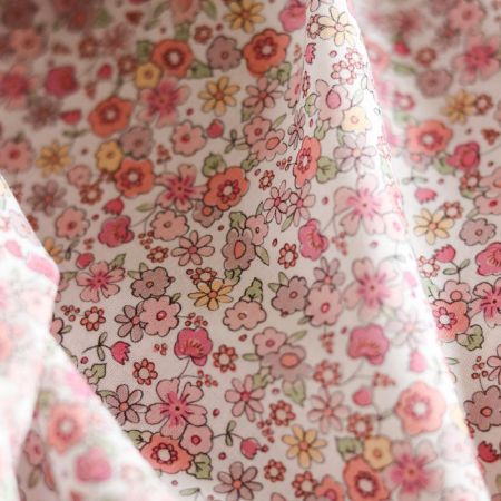 Emilie - Batiste de coton SILKYNE à imprimé fleuri rose Emilie - Batiste de coton SILKYNE à imprimé fleuri rose
