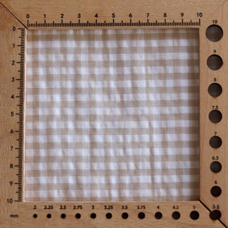 Seersucker / Coton gaufré vichy blanc et sable