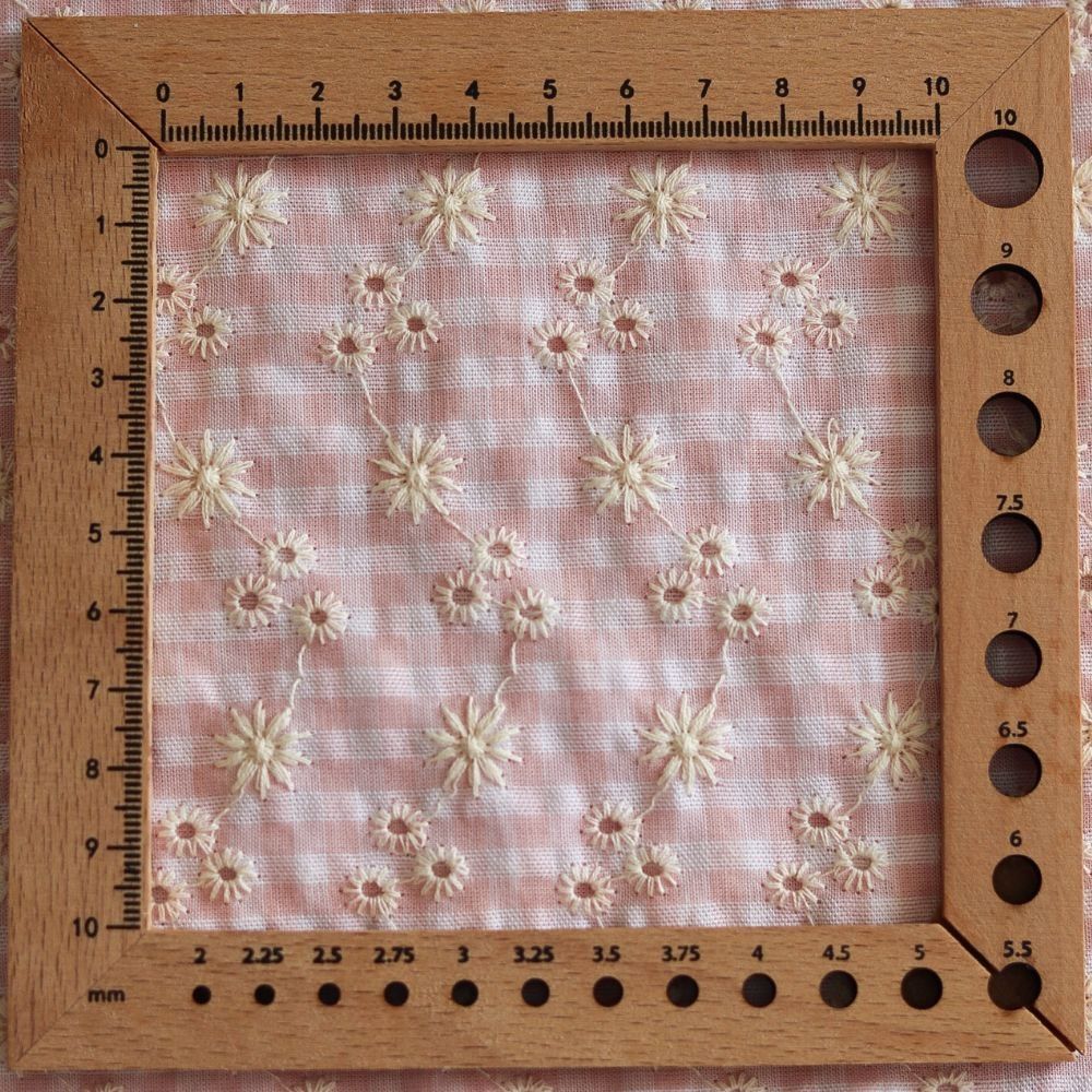 copy of Seersucker / Coton gaufré vichy blanc et sable broderie