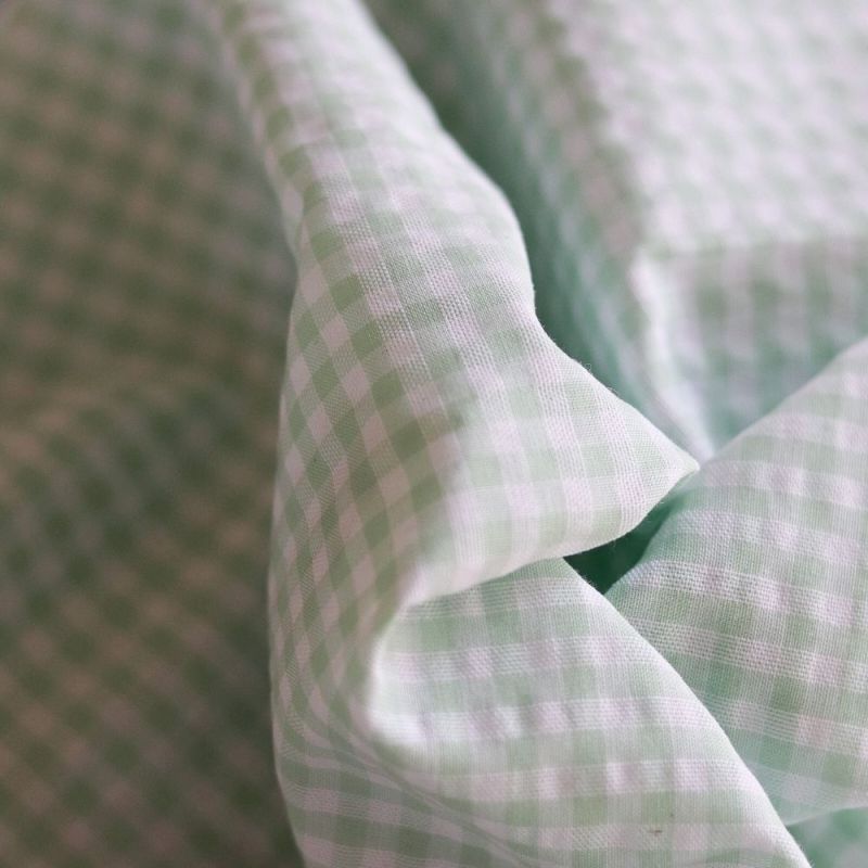 Seersucker / Coton gaufré vichy blanc et vert d'eau