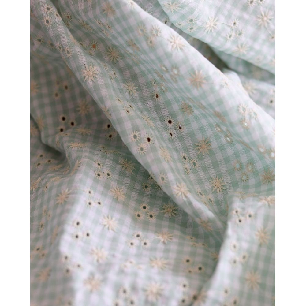 Seersucker / Coton gaufré vichy blanc et vert d'eau broderie