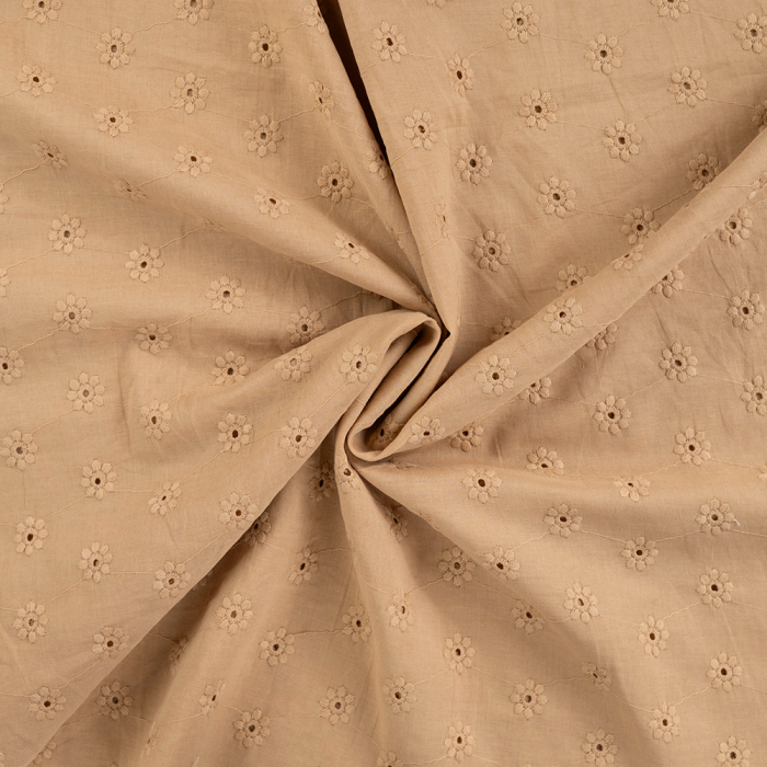 Voile de coton broderies fleuri ton sur ton camel clair