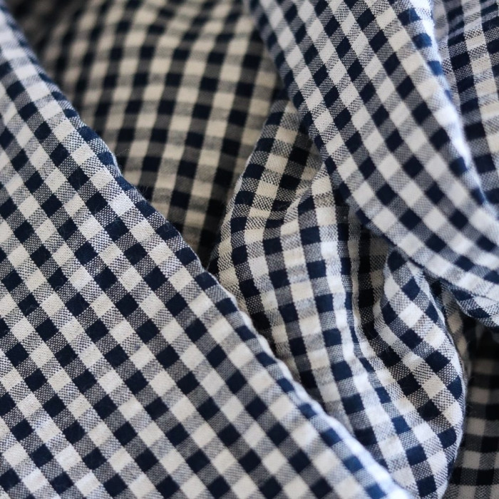 Seersucker / Coton mélangé gaufré vichy blanc et bleu marine