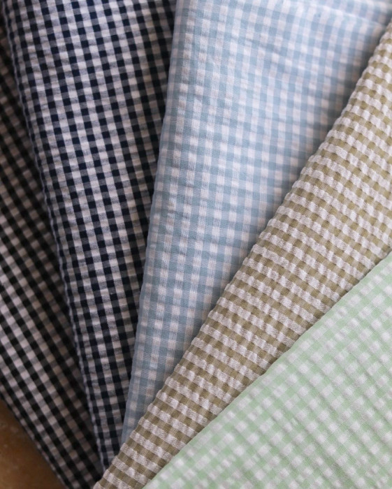 Seersucker / Coton mélangé gaufré vichy blanc et bleu marine