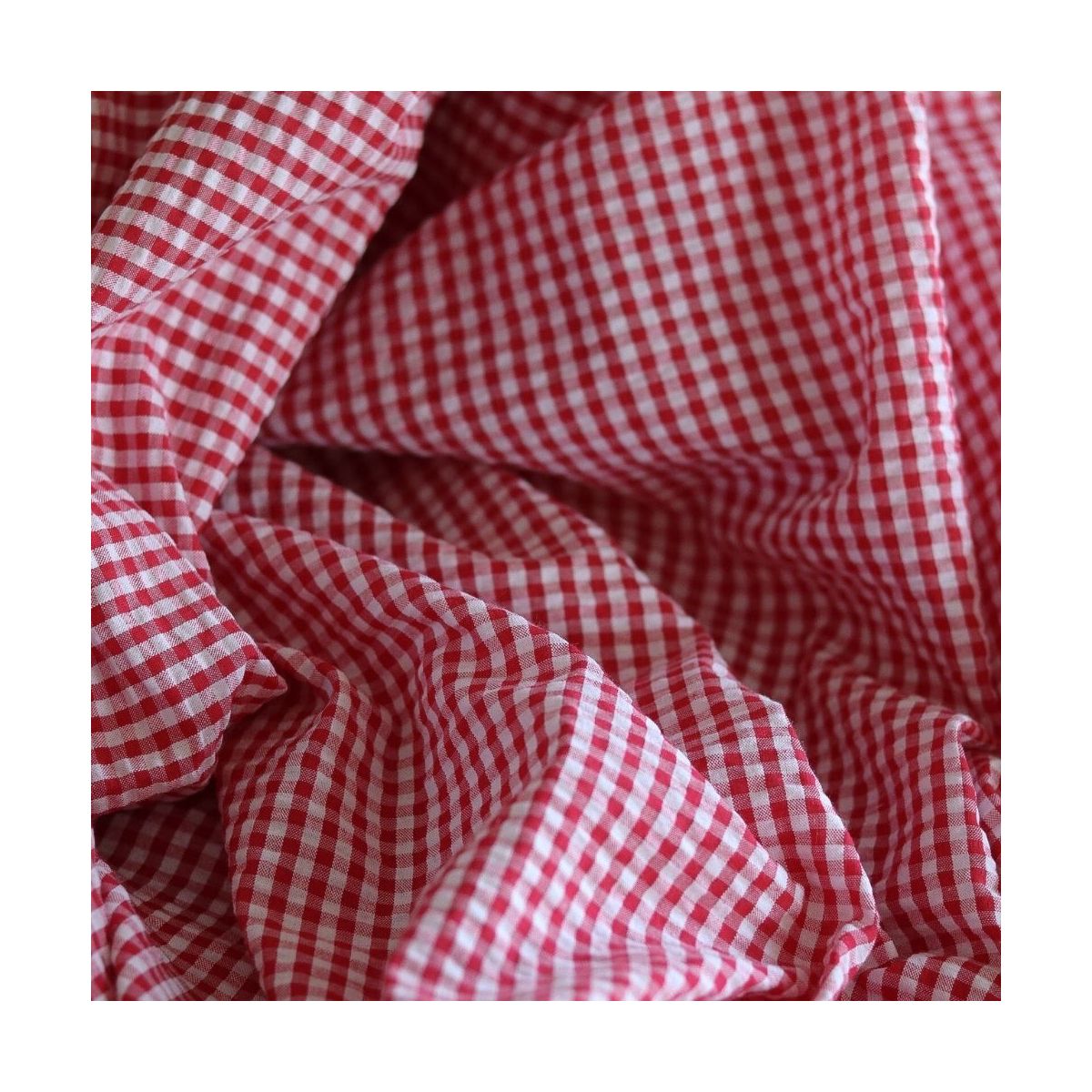 Seersucker / Coton mélangé gaufré vichy blanc et rouge Seersucker / Coton mélangé gaufré vichy blanc et rouge