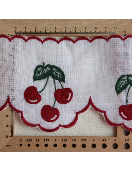 Galon broderie cerises rouges 95mm x1m