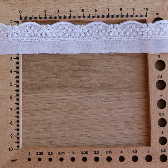 Galon coton broderie anglaise brodé 25mm x 1m blanc