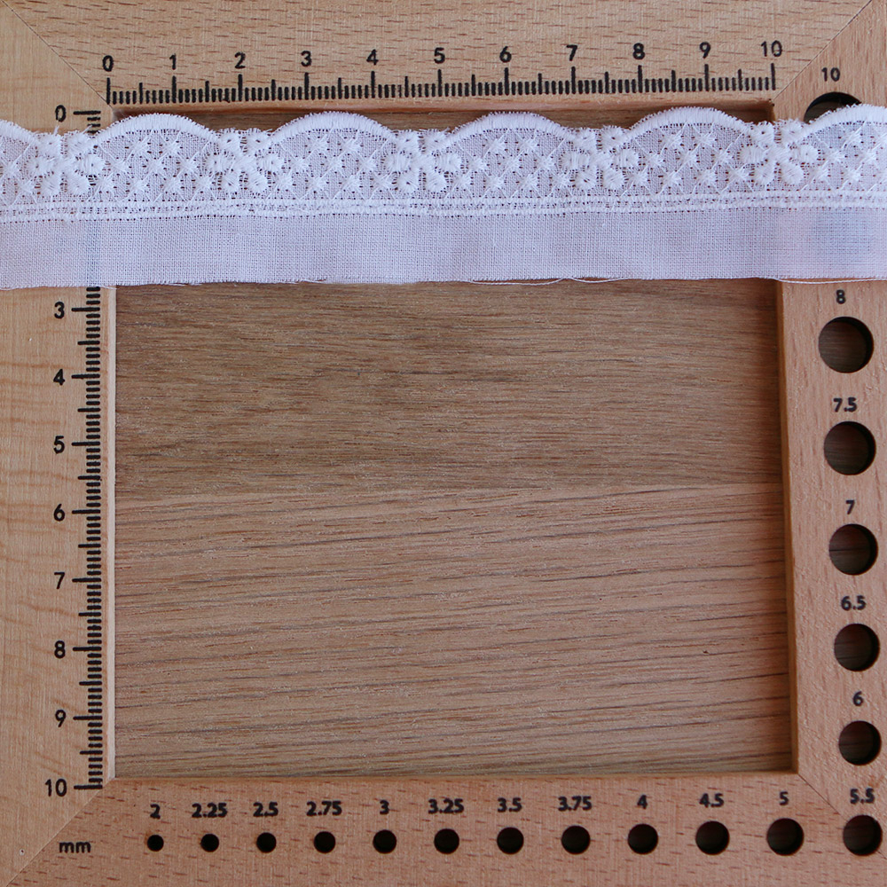 Galon coton broderie anglaise brodé 25mm x 1m blanc