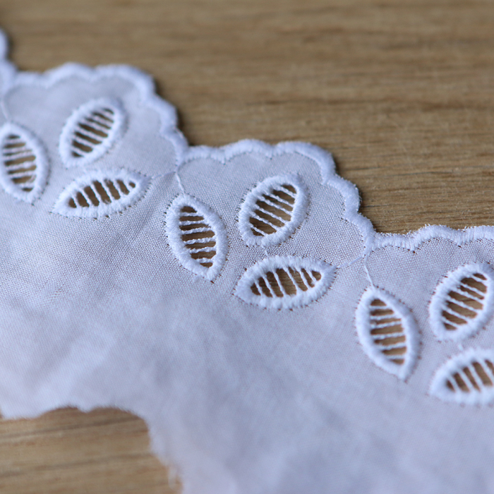 copy of Galon coton broderie anglaise brodé 25mm x 1m blanc