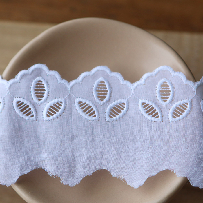 copy of Galon coton broderie anglaise brodé 25mm x 1m blanc