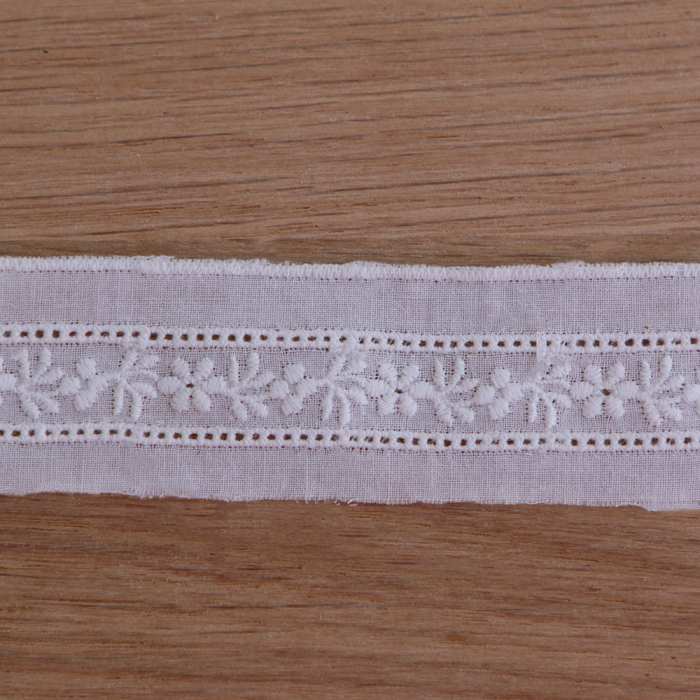 Galon coton broderie anglaise brodé 30mm x 1m blanc