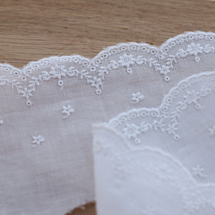 Galon coton broderie anglaise brodé 70mm x 1m blanc
