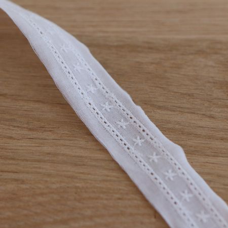 Galon coton broderie anglaise brodé 20mm x 1m blanc Galon coton broderie anglaise brodé 20mm x 1m blanc
