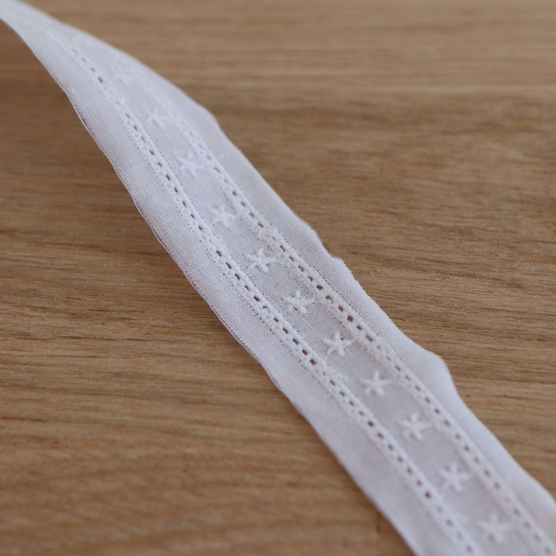 Galon coton broderie anglaise brodé 20mm x 1m blanc