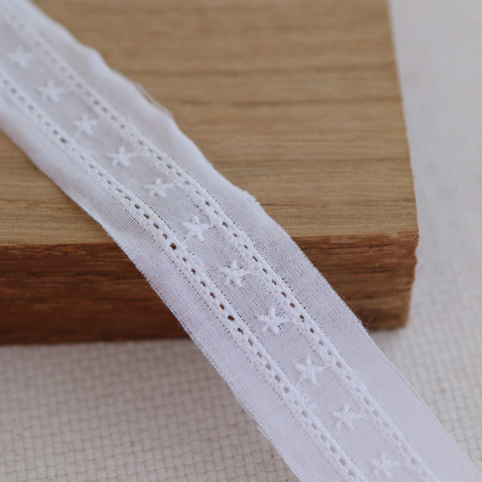 Galon coton broderie anglaise brodé 20mm x 1m blanc