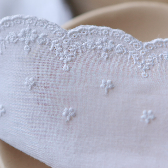 Galon coton broderie anglaise brodé 70mm x 1m blanc