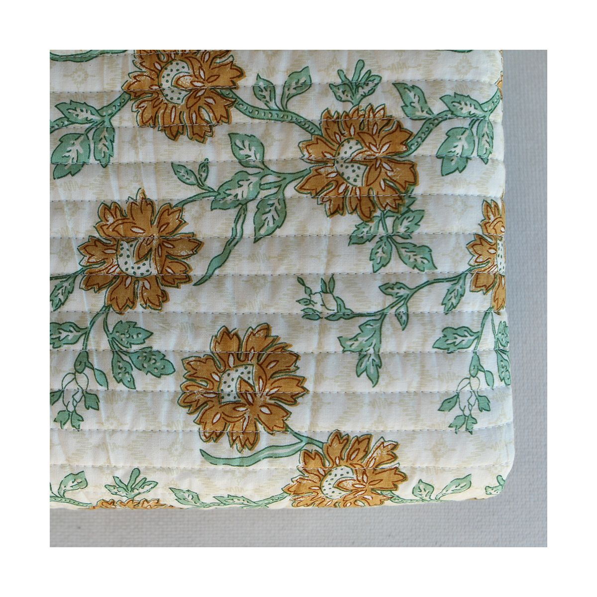 Jivan - Tissu indien matelassé double face coton hand block largeur 100cm Jivan - Tissu indien matelassé double face coton hand block largeur 100cm