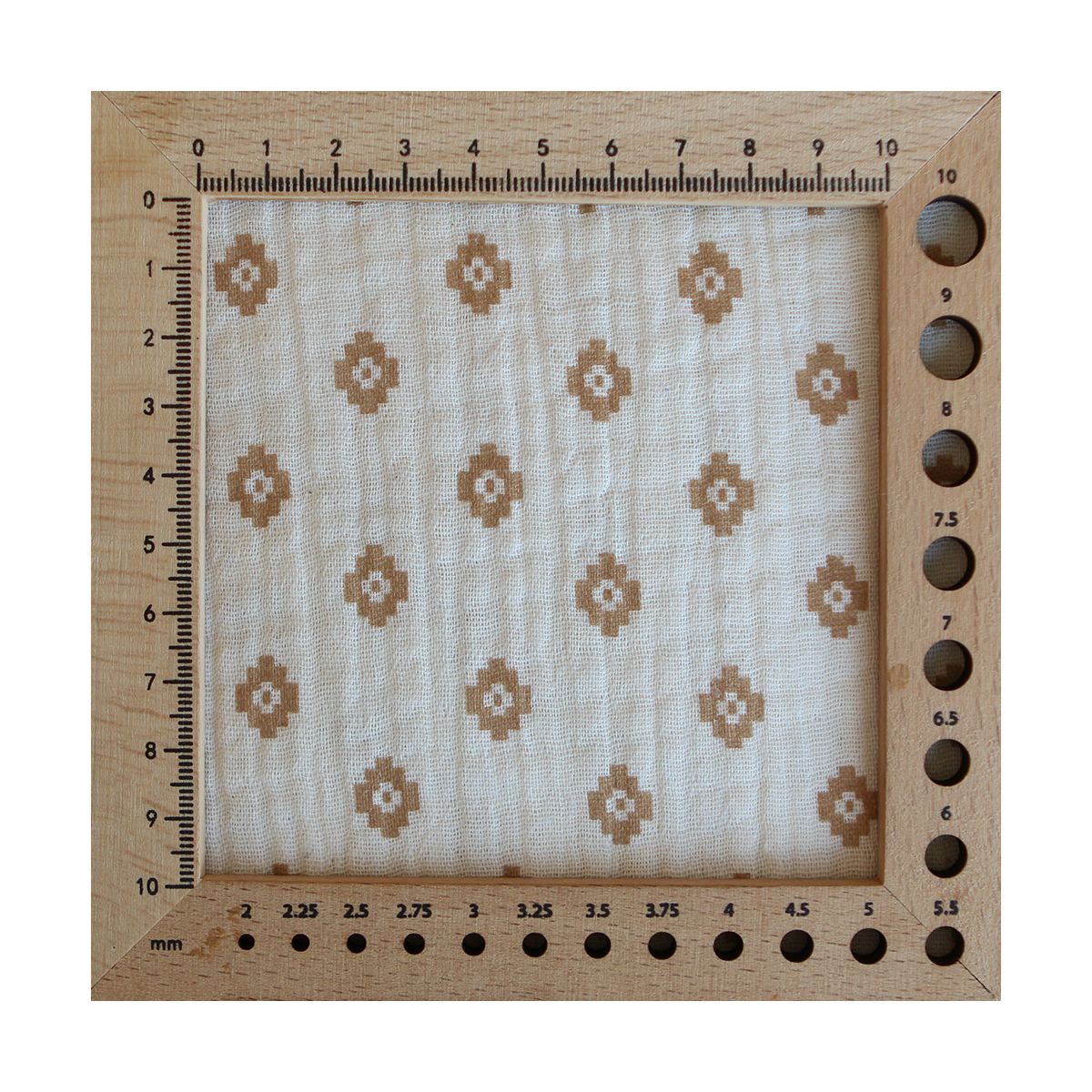 Maya - Double gaze coton BIO motif fond écru camel Maya - Double gaze coton BIO motif fond écru camel