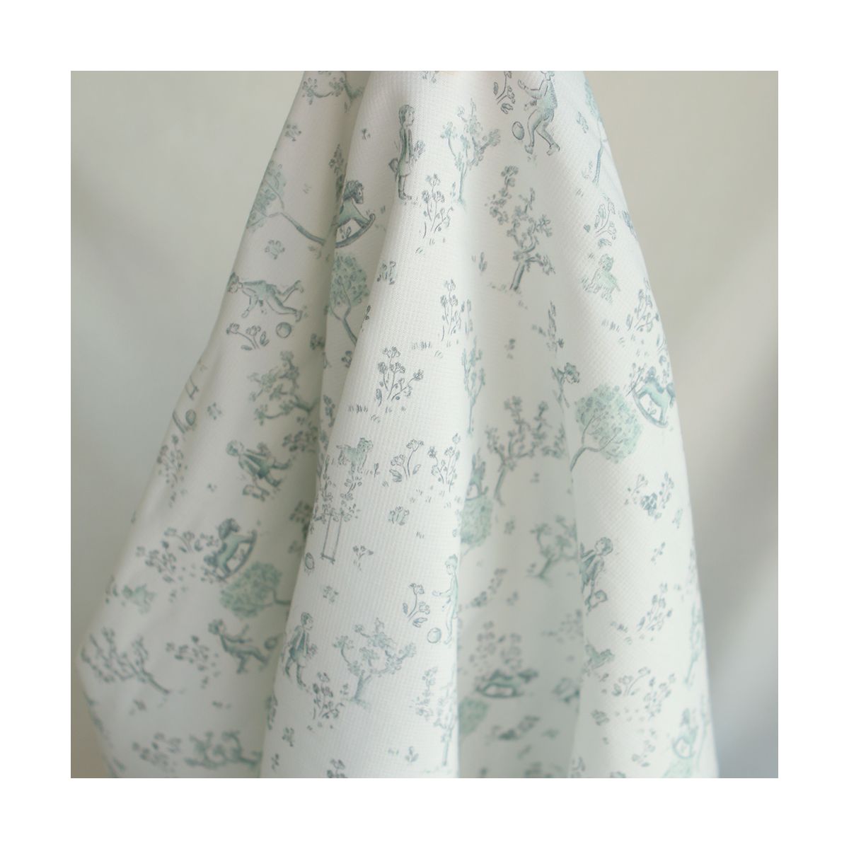 Maria - Tissu coton texturé version toile de jouy vert Maria - Tissu coton texturé version toile de jouy vert