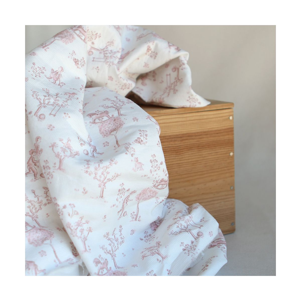 Maria - Tissu coton texturé version toile de jouy vieux rose