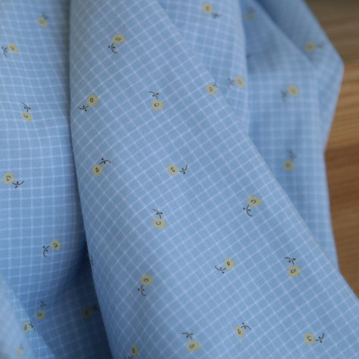 Seersucker quadrillage fin minis fleurs fond bleu