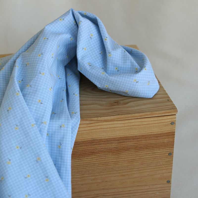 Seersucker quadrillage fin minis fleurs fond bleu