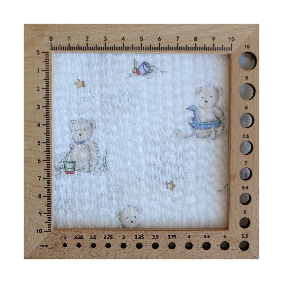 Barry - Double gaze de coton motif ourson à la plage Barry - Double gaze de coton motif ourson à la plage