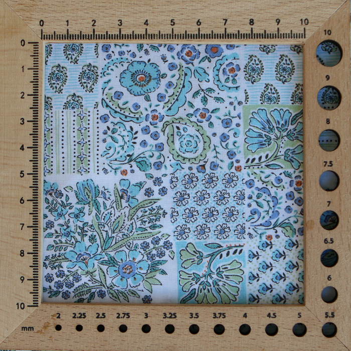 Isabelle - Batiste de coton à imprimé patchwork bleu