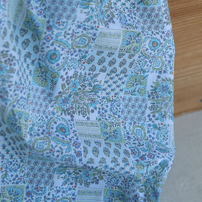 Isabelle - Batiste de coton à imprimé patchwork bleu