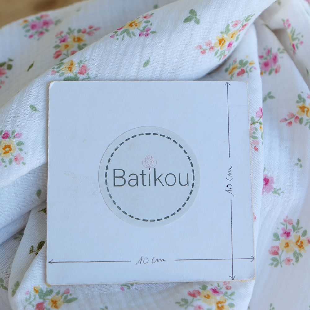 Amalia - Double gaze de coton BIO blanc motif fleuri aquarelle