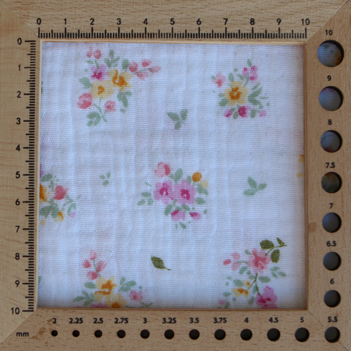 Amalia - Double gaze de coton BIO blanc motif fleuri aquarelle