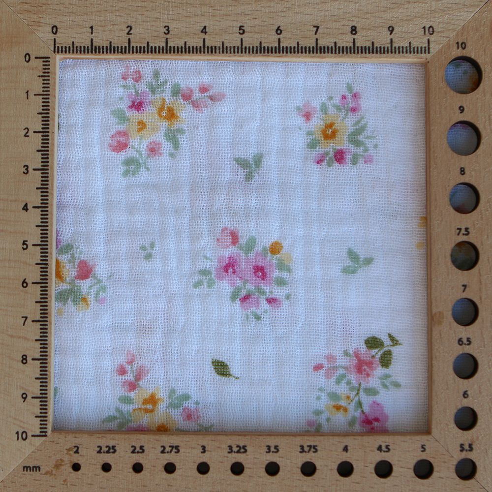 Amalia - Double gaze de coton BIO blanc motif fleuri aquarelle