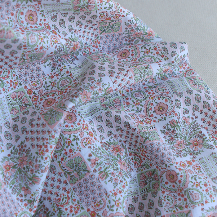 Isabelle - Batiste de coton à imprimé patchwork corail rosé