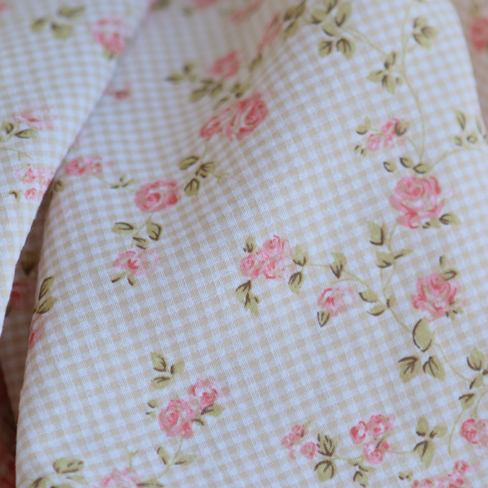 Soline - Seersucker / Coton gaufré vichy mini 2mm beige à motif fleuri