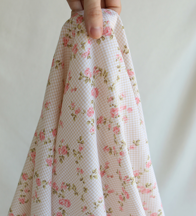 Soline - Seersucker / Coton gaufré vichy mini 2mm beige à motif fleuri