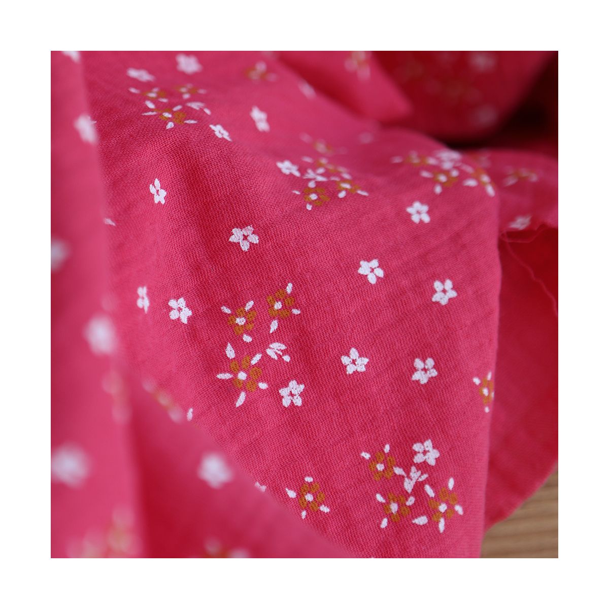 Lena - Double gaze de coton motif fleuri fond framboise