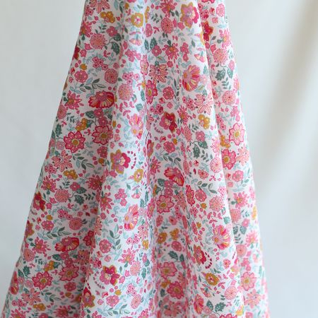 Maria - Batiste de coton SILKYNE à imprimé fleuri rose framboise Maria - Batiste de coton SILKYNE à imprimé fleuri rose framboise
