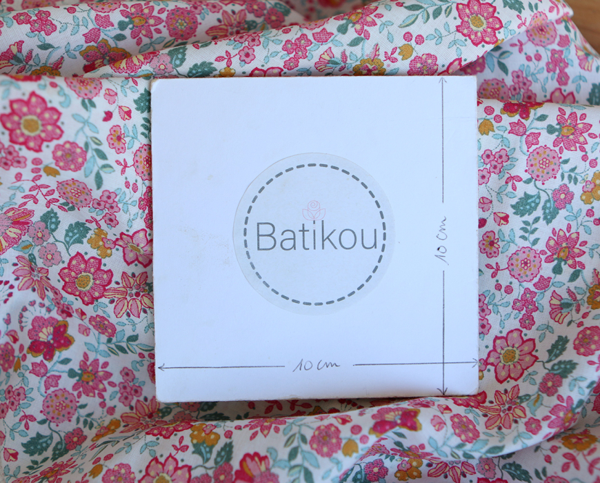 Maria - Batiste de coton SILKYNE à imprimé fleuri rose framboise