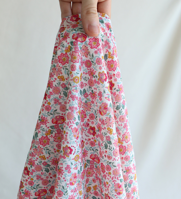 Maria - Batiste de coton SILKYNE à imprimé fleuri rose framboise