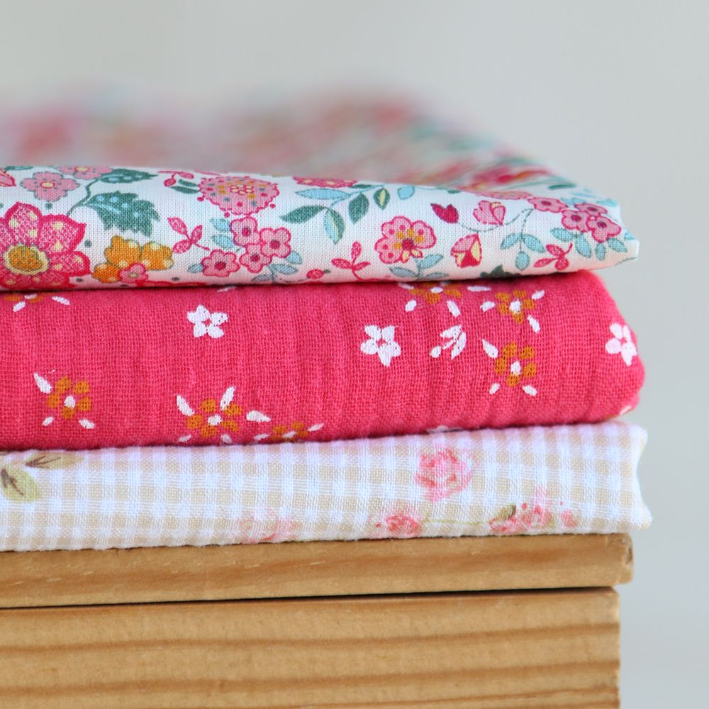 Maria - Batiste de coton SILKYNE à imprimé fleuri rose framboise