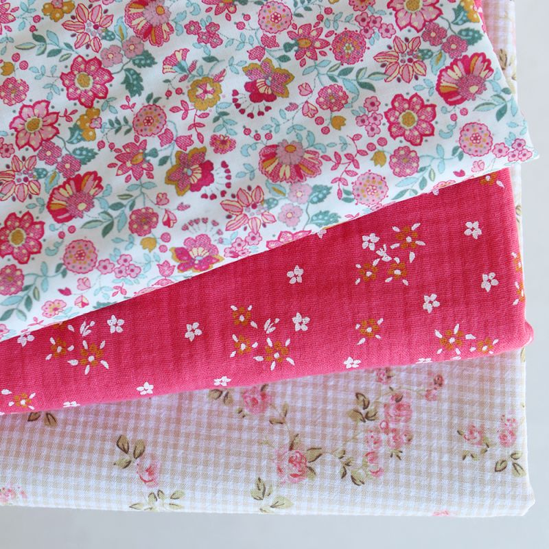 Maria - Batiste de coton SILKYNE à imprimé fleuri rose framboise