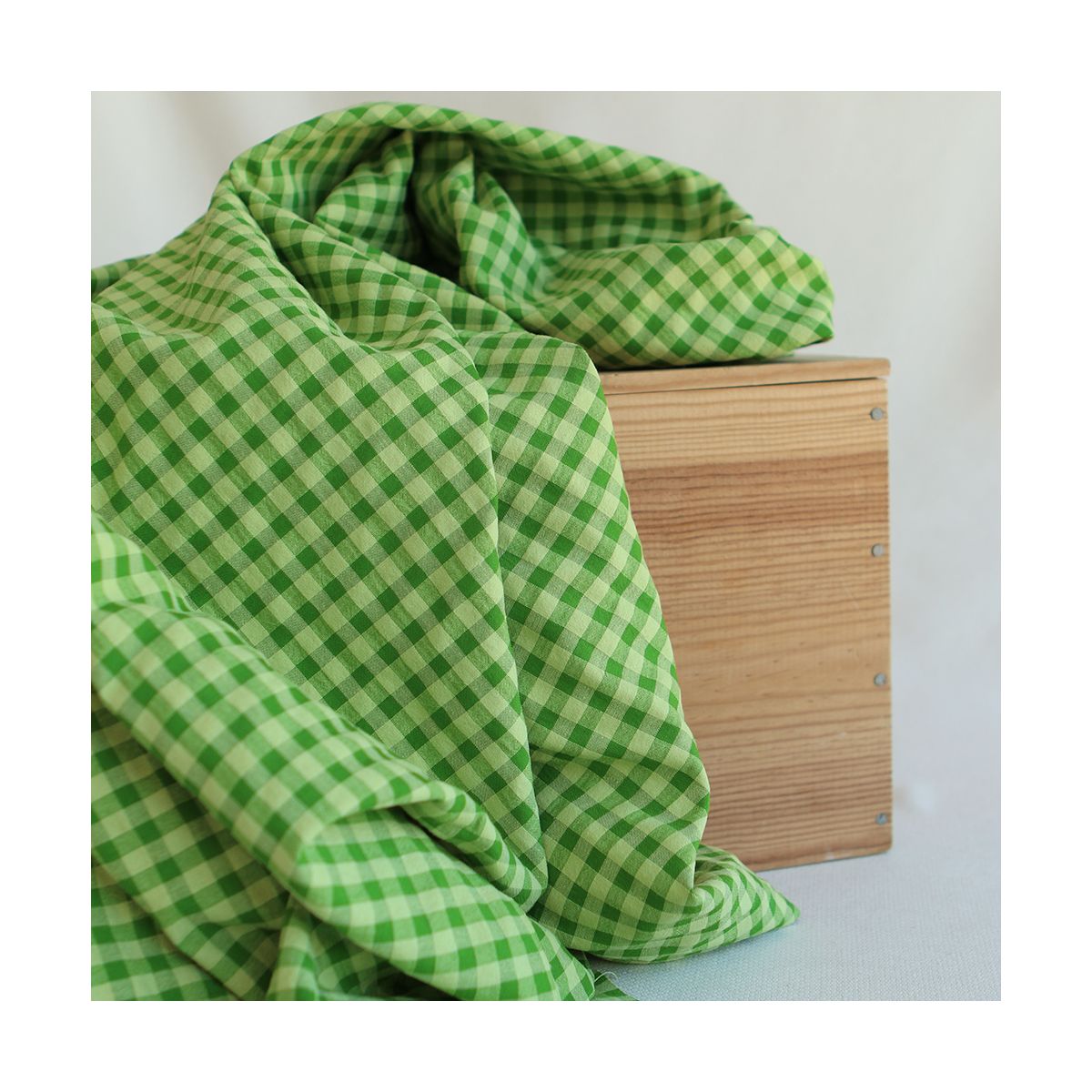 Seersucker / Coton gaufré vichy 6mm matcha Seersucker / Coton gaufré vichy 6mm matcha