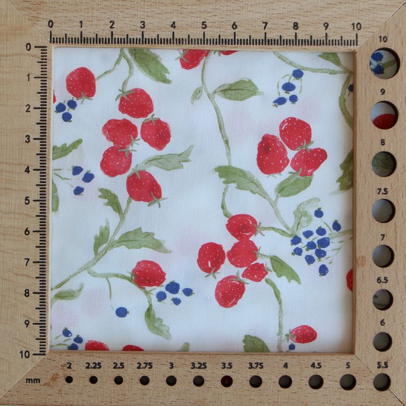 Mara - Popeline de coton imprimé fraises des bois