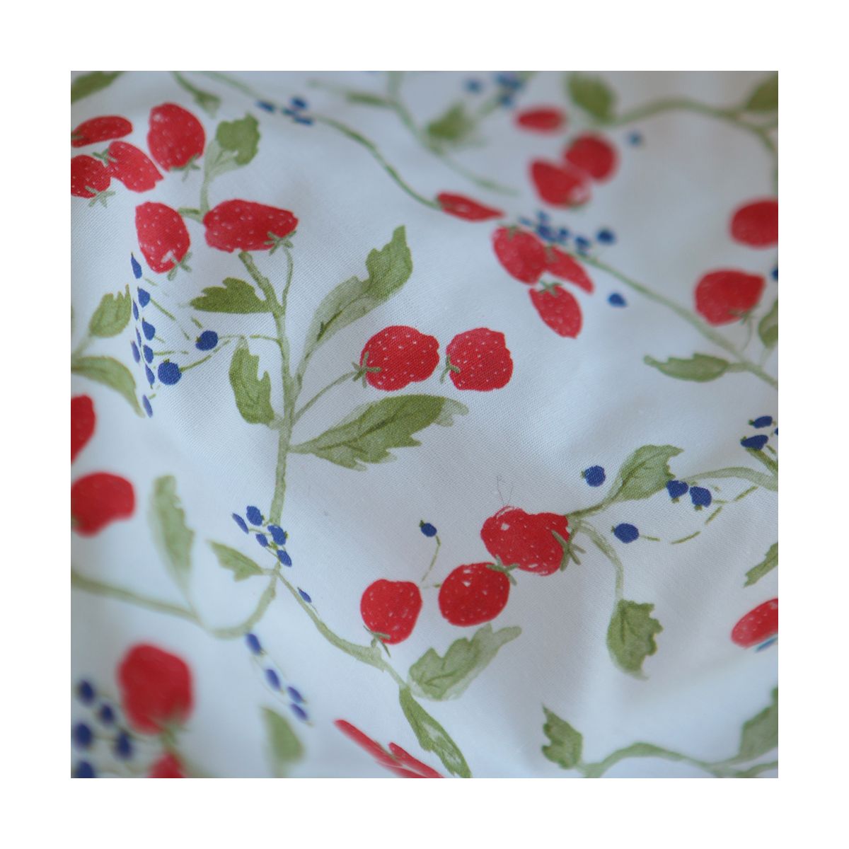 Mara - Popeline de coton imprimé fraises des bois